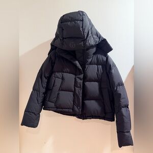 Lululemon Women's Short Black Puffer Coat